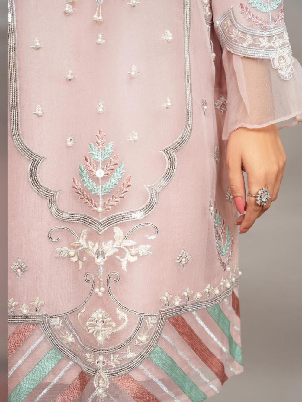 Gorgeous baby pink 3pcs ready to wear suit - Image 7